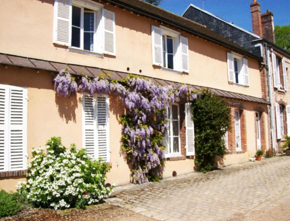 Ferme Du Chateau Bailleau-l'Eveque Exterior photo